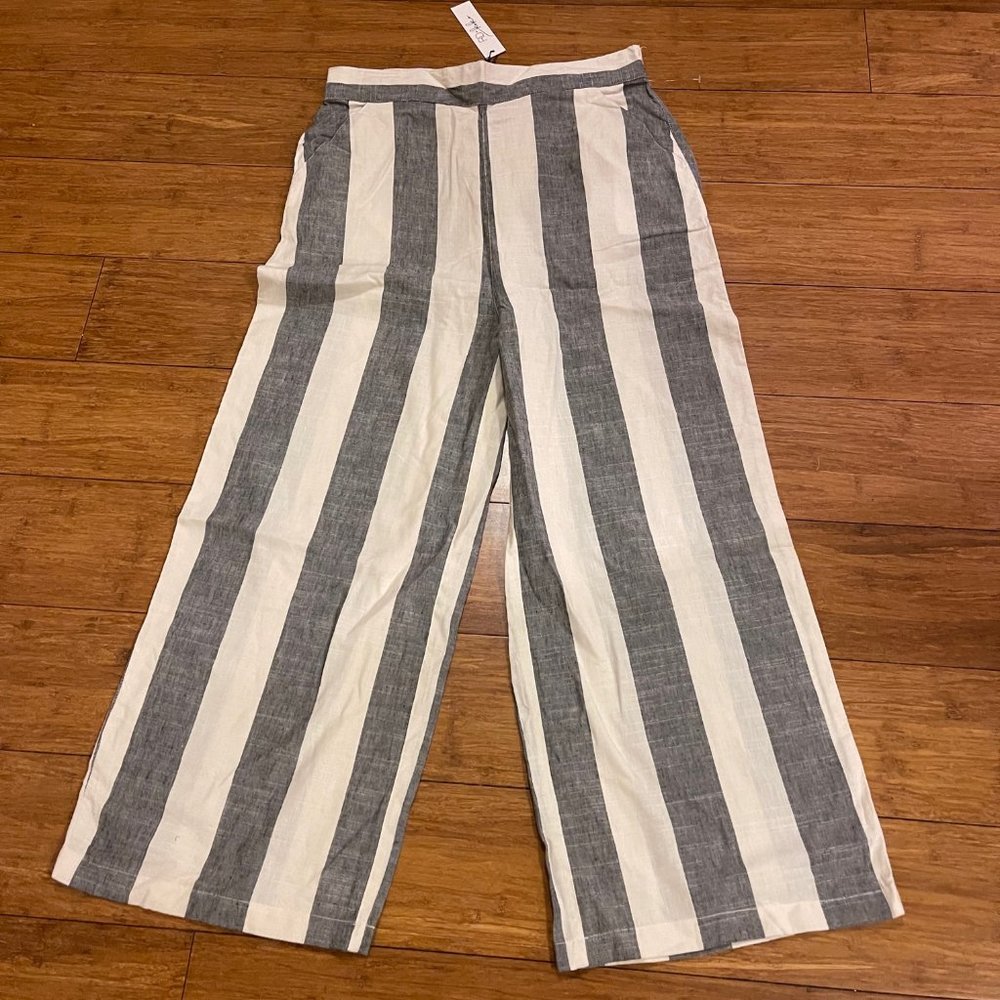 Striped Culottes With Elastic Waistband On Back